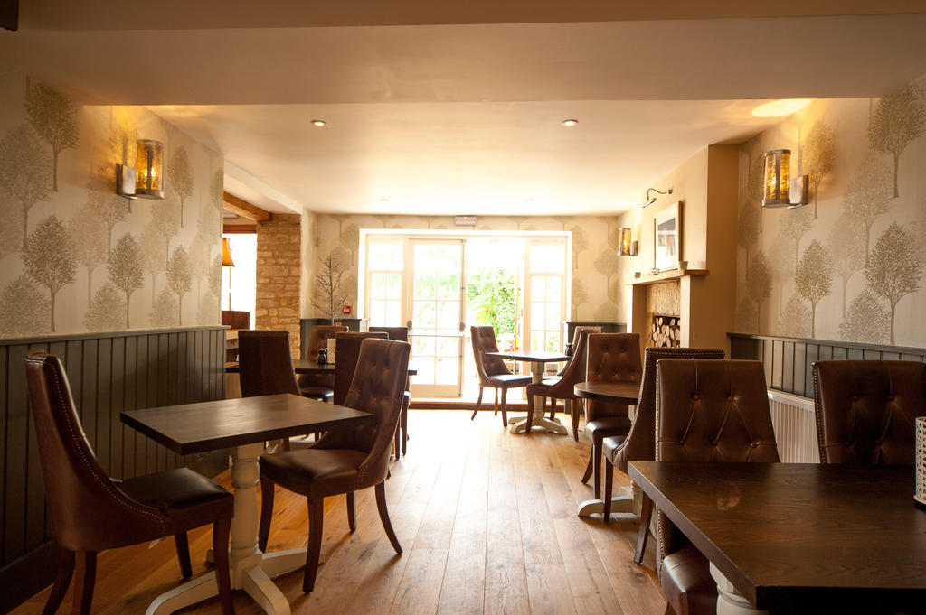 The Wychwood Inn Shipton under Wychwood Zewnętrze zdjęcie