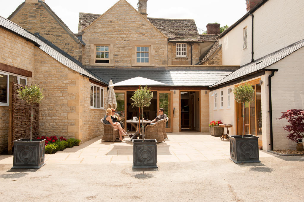 The Wychwood Inn Shipton under Wychwood Zewnętrze zdjęcie